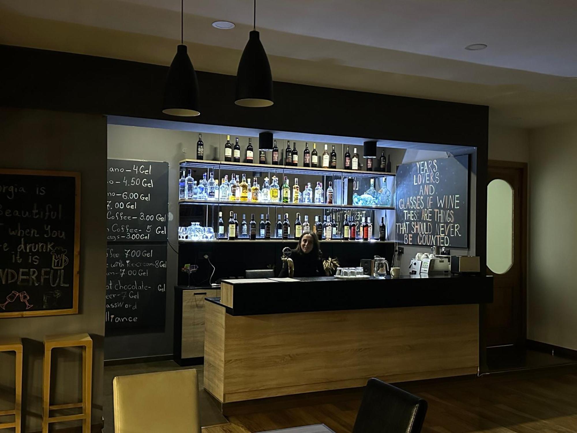 Alliance Hotel Tiflis Exterior foto