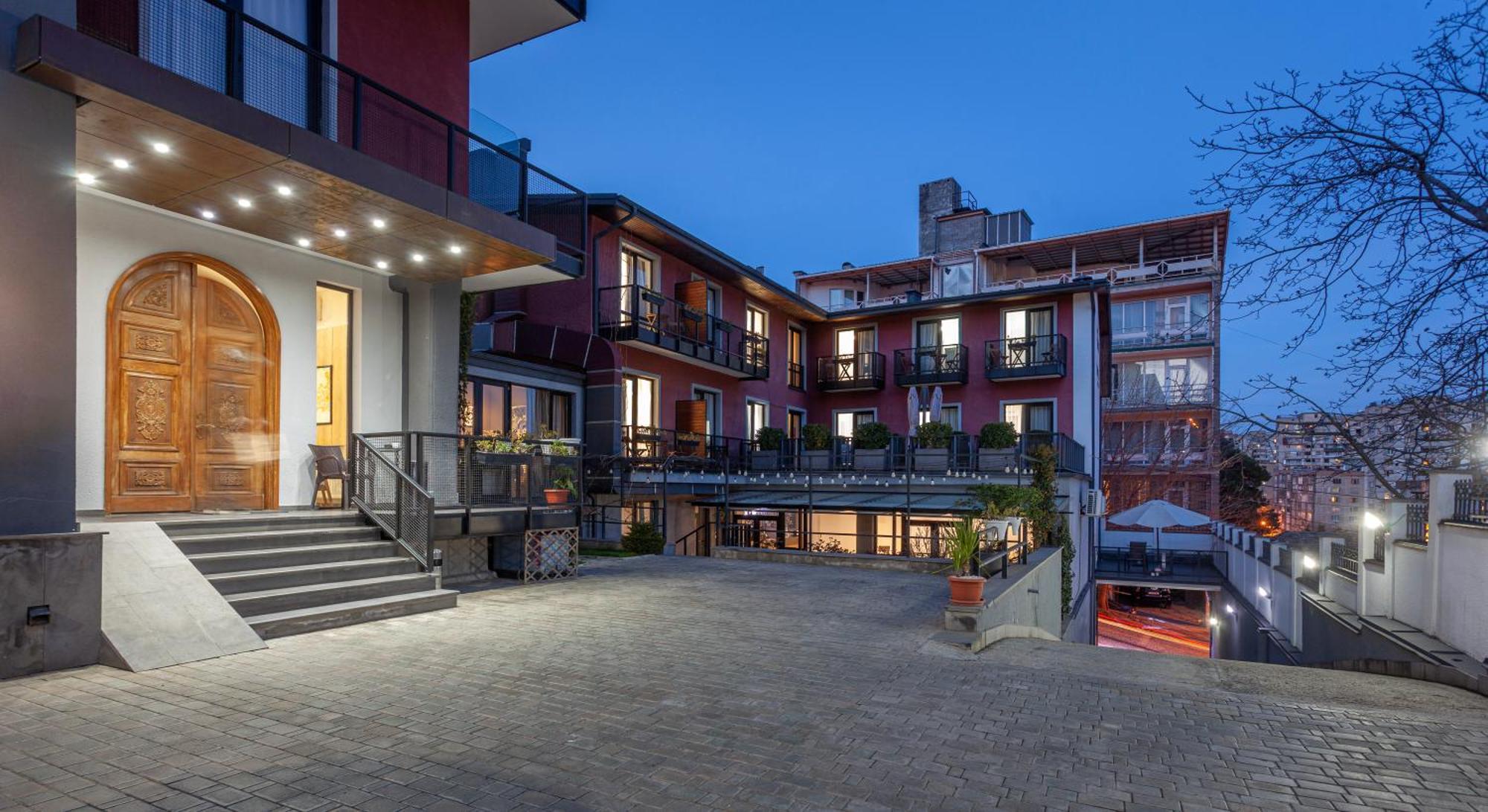 Alliance Hotel Tiflis Exterior foto