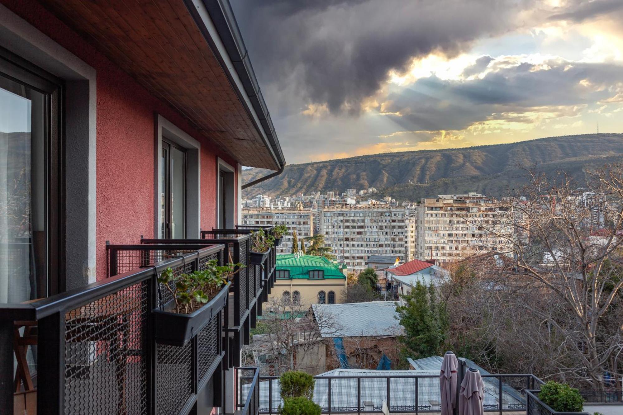 Alliance Hotel Tiflis Exterior foto