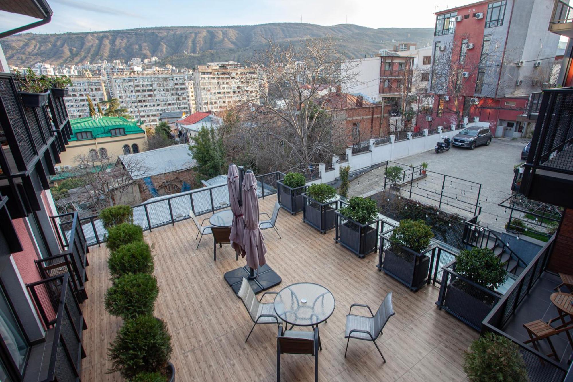 Alliance Hotel Tiflis Exterior foto