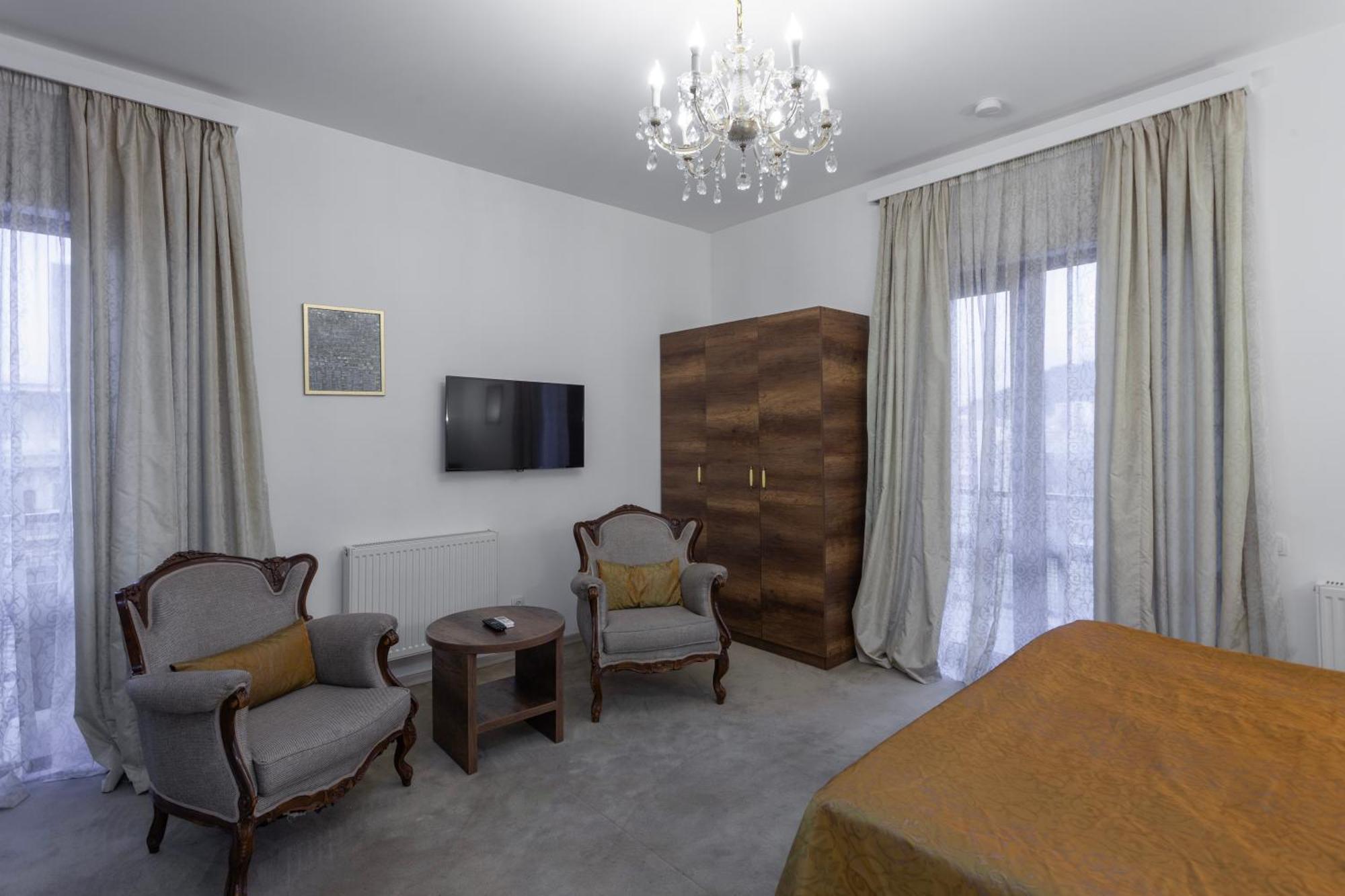 Alliance Hotel Tiflis Exterior foto