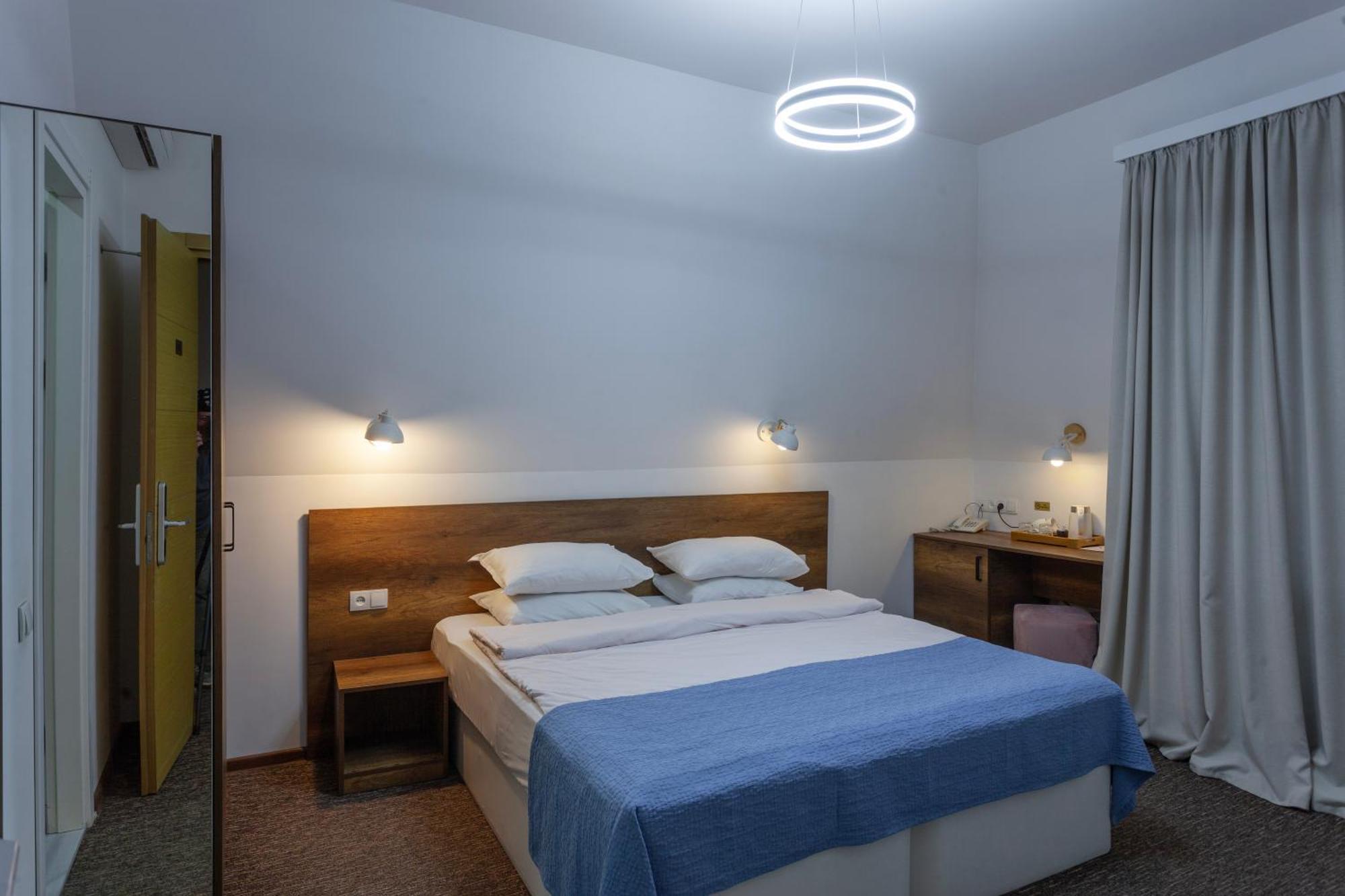 Alliance Hotel Tiflis Exterior foto