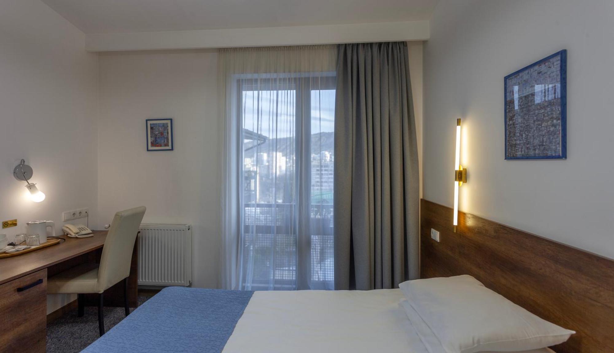 Alliance Hotel Tiflis Exterior foto