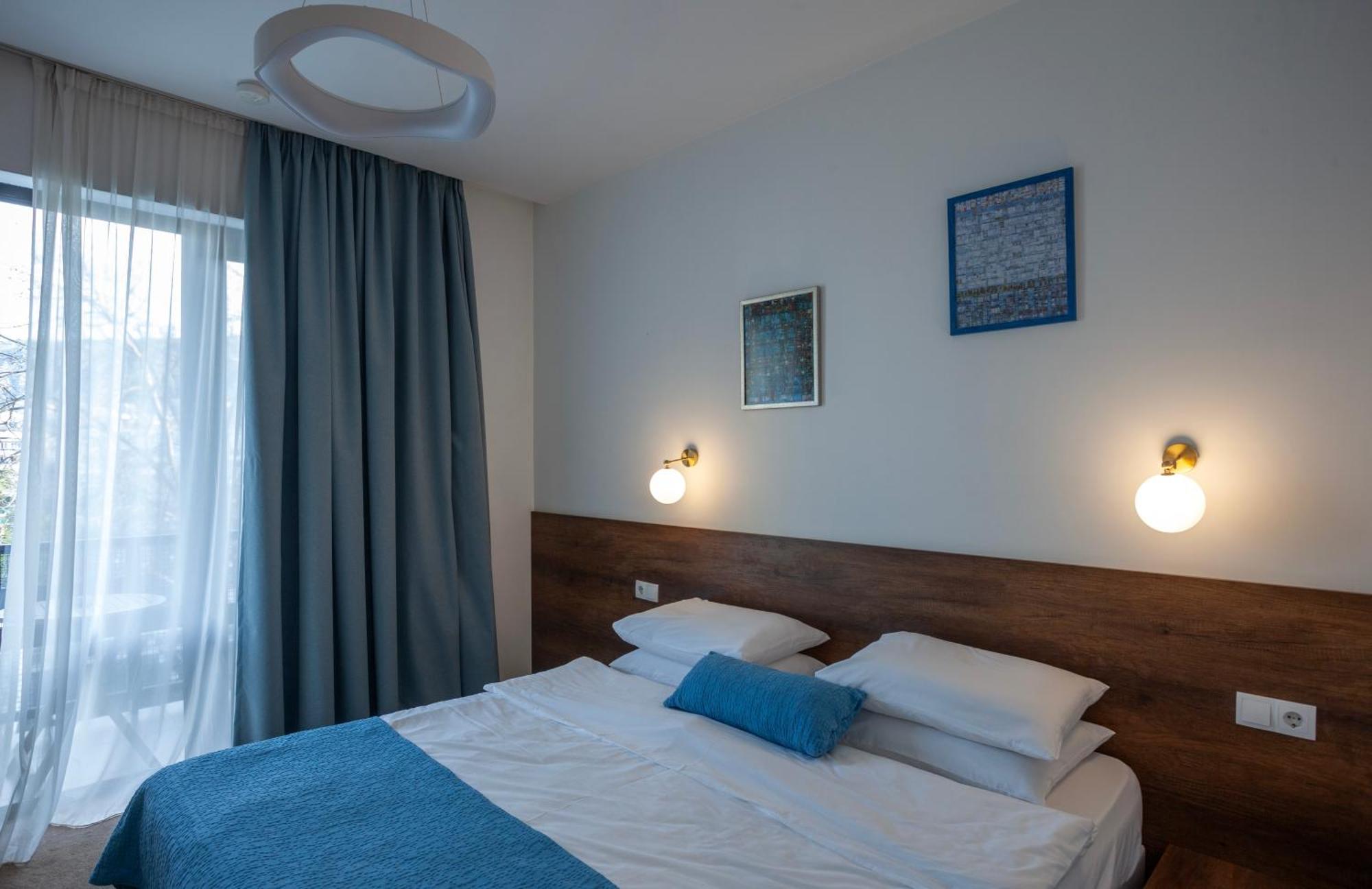 Alliance Hotel Tiflis Exterior foto