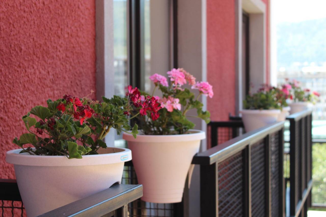 Alliance Hotel Tiflis Exterior foto